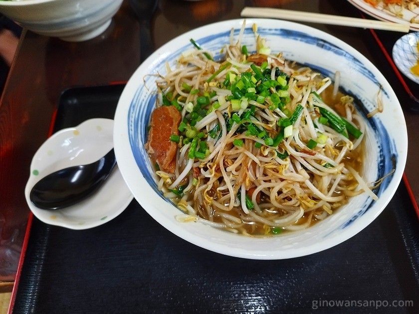 うみちか食堂　もやしとニラ炒めすば